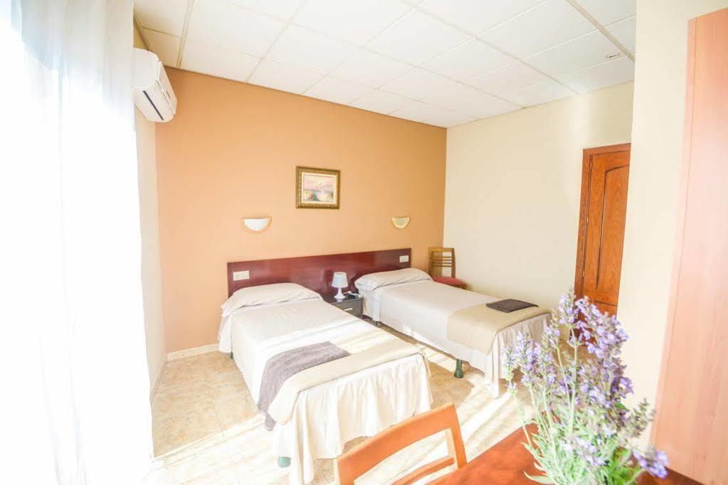 Hostal Torremirona Salt Luaran gambar